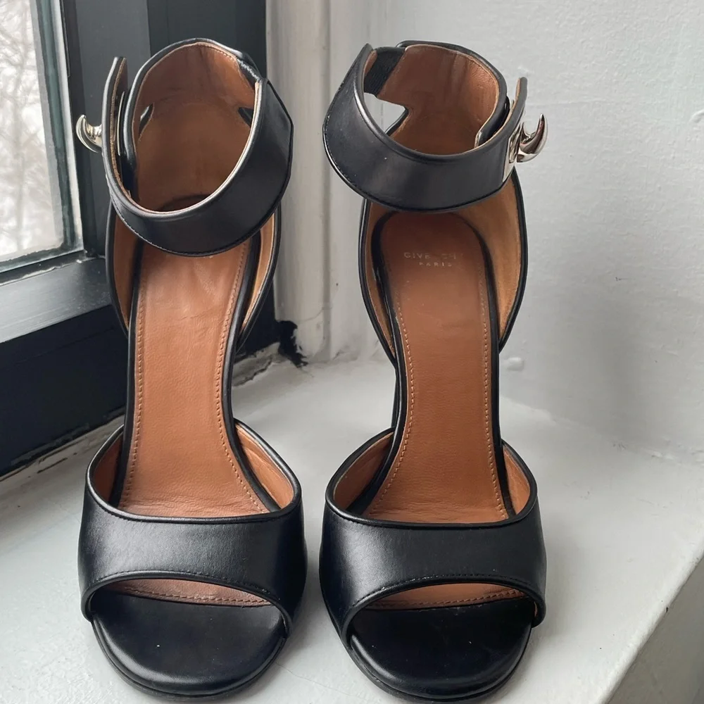 Givenchy Black Leather High Heels shark tooth Clasp - Picture 2 of 11